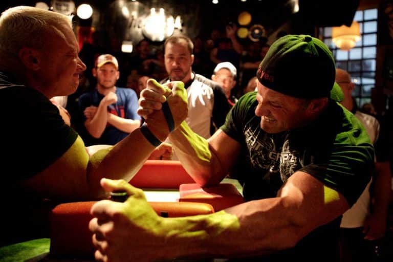 Chad Silvers vs. Craig Tullier - WAL Chicago, 23 August 2014 │ Image Source: World Armwrestling League