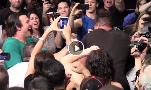 Devon Larratt vs. Marcio Barboza - WAL Atlantic City – 25 October 2014 │ Capture by XSportNews from the video