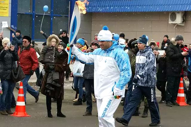 Denis Cyplenkov - Torchbearer 3 - Sochi 2014 │ Photo Source: Andrey Sharkov - IronWorld.ru [edited by XSportNews]