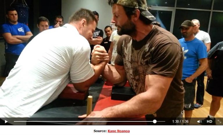 Guntars Baikovs vs. Devon Larratt – armwrestling training - 2014 Australian Tour │ Print Screen by XSportNews.com from the video 