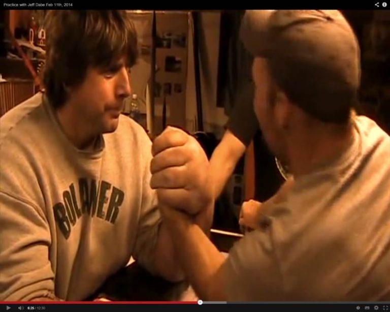 Jeff Dabe - armwrestling training, practice  │ Print Screen edited by XSportNews.com from the video