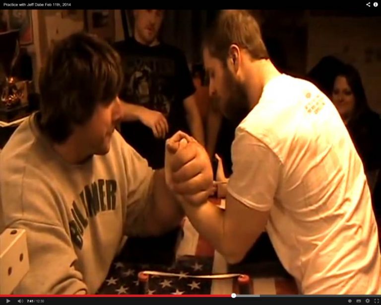 Jeff Dabe vs Josh Handeland - armwrestling practice │ Print Screen edited by XSportNews.com from the video Jeff Dabe vs Josh Handeland - armwrestling practice │ Print Screen edited by XSportNews.com from the video
