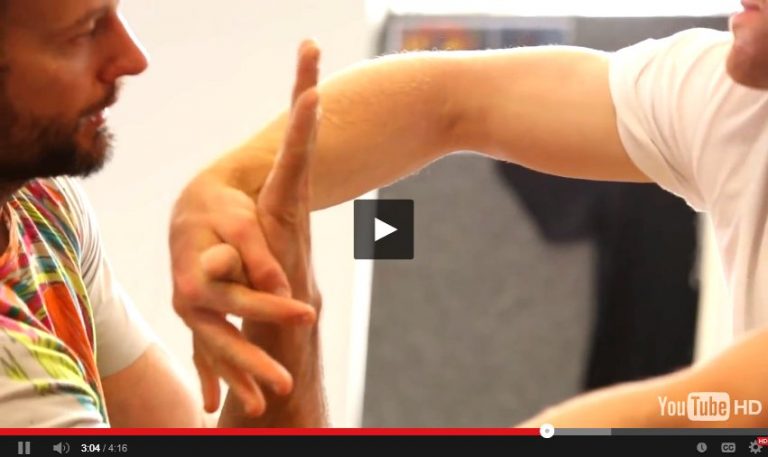 Devon Larratt Armwrestling Seminar – The Thumb │ Capture by XSportNews from the video