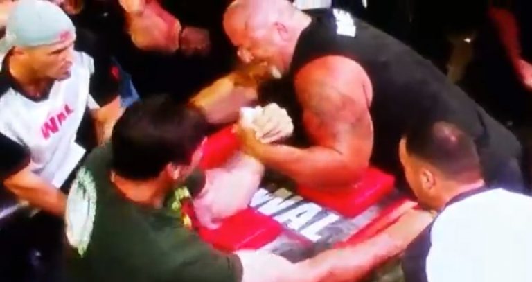 Devon Larratt vs. Christian Binnie, +226 lbs LEFT FINAL - WAL Las Vegas │ Capture by XSportNews from the video