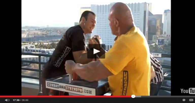 Devon Larratt vs. Richard Lupkes - ARM WARS “SIN CITY” │ Capture by XSportNews from the video Devon Larratt vs. Richard Lupkes - ARM WARS “SIN CITY” │ Capture by XSportNews from the video