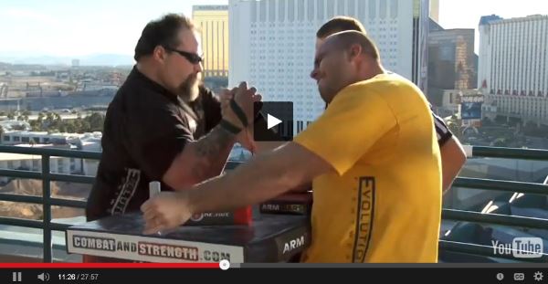 Tim Bresnan vs. Travis Bagent - ARM WARS “SIN CITY” │ Capture by XSportNews from the video